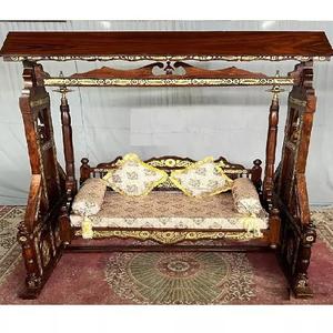 Columpio de Madera de Teca India Tallado a Mano para el Hogar, Pulido en Nogal Real, Columpio Antiguo para Sala de Estar, Columpio de Madera Artesanal Indio - Product Image 1