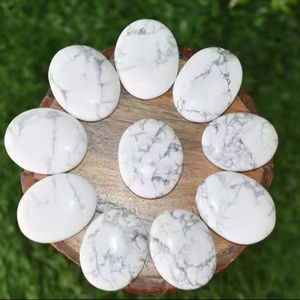 Vente en gros Howlite Worry Stone Naturel Véritable Cristal Blanc Gemme Énergie Soulagement Du Stress Poche Paume Pouce Pierres Forme Ovale - Product Image 1