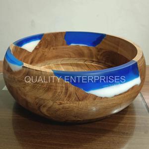 Bol en résine époxy bois, joint aléatoire, couleurs personnalisées, bols à salade, bols à collation, bols à fruits faits à la main pour la maison - Product Image 1