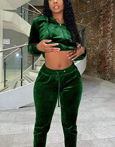 Vêtements personnalisés de haute qualité pour femmes Sweat-shirt à capuche zippé en velours ajusté Joggers Survêtements Y2K Ensemble deux pièces en velours - Product Image 1