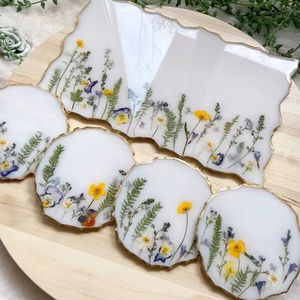 Dessous de verre en résine exquis élégant ajoutant une valeur décorative aux rassemblements de famille Cérémonies religieuses Anniversaires et festivals - Product Image 1