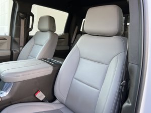 GM_C Sierra 1500 SLT 2023 Usada en Buen Estado - Product Image 4