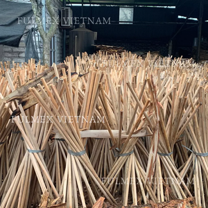 Manche de balai pour balais, manche de balai rond en bois bon marché de 120cm de longueur, film rétractable en PVC par une équipe italienne faisant la machine - Product Image 6