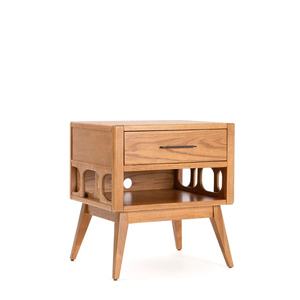 Table de chevet en bois d'acajou avec finition naturelle pour chambre à coucher. - Product Image 2