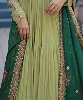 Robe Kurti en soie brodée de marque de créateur de mode, prix bas, nouvelle tenue indienne, tenue de fête traditionnelle