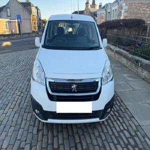 PEUGEOT PARTNER TEPEE 2015 USADO, Volante a la Izquierda/Derecha - Product Image 1