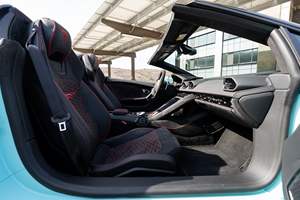 Huracan EVO Spyder 2024, 631 ch, V10, transmission intégrale, Celeste Fedra, freins en carbone céramique - Product Image 5