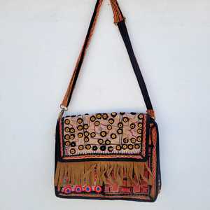 กระเป๋าสะพายไหล่ผ้าฝ้ายโบโฮทำด้วยมือสำหรับผู้หญิงกระเป๋าสะพายพาดลำตัวประดับลูกปัดมีพู่ติดตะเข็บวินเทจชายหาดใช้เดินทาง - Product Image 5