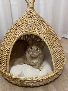 Handwoven Cyperus Cone-Shaped Pet <b>House</b> with Integrated Top Handle & Cozy Entry - Product Image 4