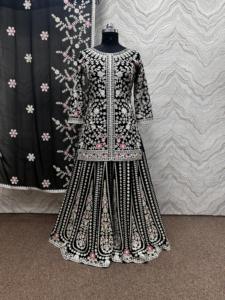 Salwar Kameez paquistaní atemporal con trabajo hecho a mano tradicional y adornos delicados para ropa de fiesta a precios de mayorista - Product Image 5