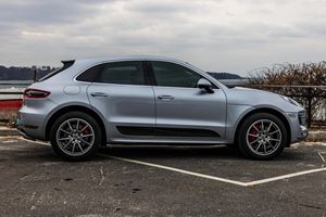 Porsche Macan Turbo 2015 Usado, Motor V6 Turbo de 400 hp, Tracción en las Cuatro Ruedas, Paquete Sport Chrono, Mayormente Sin Modificar - Product Image 2