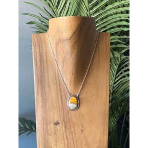 Collar de Jaspe Bumblebee Hecho a Mano en el Suroeste con Engaste de Plata de Ley - Product Image 3