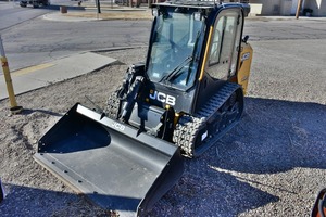 2024 JCB 215T Skid Steer Loader-Machine à chenilles compacte avec haute puissance, durabilité et performances de levage supérieures - Product Image 5