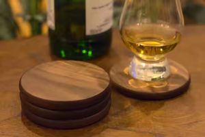 Posavasos de madera de diseño moderno para cerveza de forma cuadrada de tamaño personalizado y copa de vino, posavasos de madera de Crescent Crafts - Product Image 2