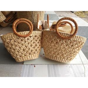 Wholesales Affordable Handmade Straw Tote Beach <b>Bag</b> With <b>Tassel</b> Water Hyacinth Handbag for Women Wholesale Beach <b>Bags</b> for Summer - Product Image 3