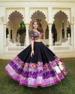 Diseñador Navratri Muselina especial Algodón Impreso & Espejo real Trabajo Lienzo Patta Lehenga Choli Con mano Trabajo Encaje Borde Dupatta - Product Image 2