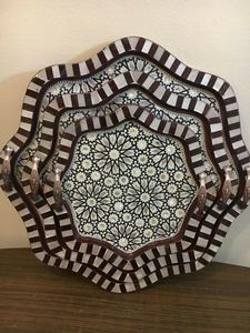 Elegante bandeja para servir MOP con bordes decorativos que agrega glamour a los comedores y espacios de diseño de interiores del hogar - Product Image 3