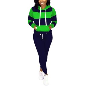 Nouveau survêtement de jogging 2 pièces avec logo personnalisé élégant pour femmes Crop Tops Hoodies Solid Pattern Button Wholesale Available - Product Image 2