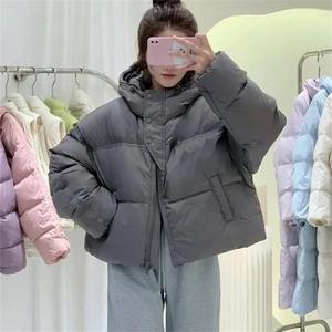 Chaquetas acolchadas de invierno para mujer, Abrigo acolchado sólido de algodón grueso y cálido, Parkas cortas holgadas de gran tamaño con capucha a la moda para mujer - Product Image 5