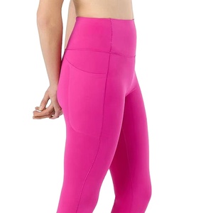 Ensemble de sport quotidien pour femme : Leggings taille haute à motif uni avec haut ajusté et logo frontal – Collection 2026 - Product Image 2