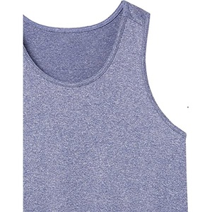 เสื้อออกกำลังกายสีดำสำหรับผู้ชาย