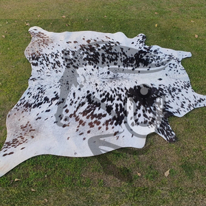 Alfombra de Cuero Vacuno con Pelo Brasileño, Tamaño y Color Personalizables, Unisex, 25-27 Pies Cuadrados - Product Image 5