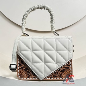 Haute qualité grande capacité usiné à la main en cuir matelassé élégant sac à bandoulière pour femmes à volants poignée épaule sac à main - Product Image 1