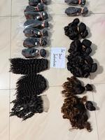 100% indien Temple-donneur brut Double dessiné trame de cheveux humains Extensions de tissage cuticules alignées couleur naturelle une couleur de donneur