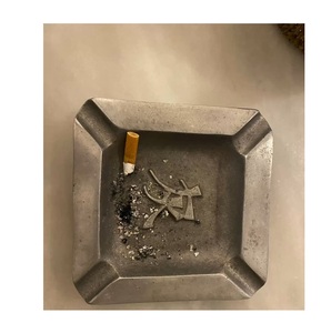 ที่เขี่ยบุหรี่อะลูมิเนียมหล่อแบบคลาสสิกพรีเมียม พร้อมคุณสมบัติทำความสะอาดง่าย สำหรับใช้ในบ้าน ระเบียง สวน และลานบ้าน - Product Image 2