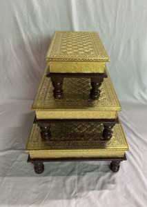 Juego de 3 chowkis/bajots de madera hechos a mano con latón puro y madera natural para regalo, boda, decoración del hogar. - Product Image 2
