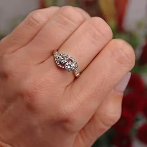 Bague de fiançailles en argent 925 avec diamant Moissanite en plaqué or pour proposition de petite amie - Product Image 6