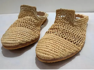 Chaussures raphia marocaines, chaussons raphia, cadeau d'anniversaire, chaussons rafia traditionnels, babouches rafia - Product Image 3