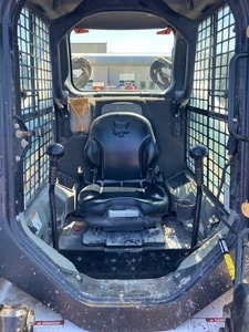 Chargeuse compacte T650 haute performance, livraison rapide, machine robuste et durable, taille compacte, moteur puissant - Product Image 2