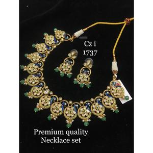 Juego de joyas de moissanita Kundan brillante con esmalte de oro para Diwali Eid y aspecto Navratri disponible al mejor precio - Product Image 1
