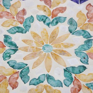 Bandeja Redonda de Madreperla Ecológica con Ratán, Diseño Floral, Hecha a Mano, para Cocina, Mesa de Comedor - Product Image 2