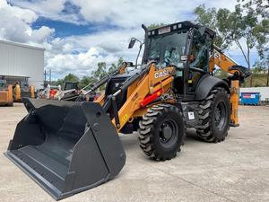 Mini Cargadora JCB de Nuevo Diseño, Amarilla, con Cucharón Negro y Carrete de Manguera Azul - Product Image 5