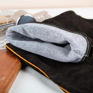 Guantes de Soldadura de Cuero Vacuno de Doble Capa Tamaño XL Directo de Fábrica, Guantes Largos Ignífugos con Forro Polar Grueso y Resistentes al Desgaste para Soldadores - Product Image 4