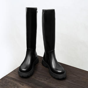 Bottes en cuir de mouton marron de luxe, au-dessus du genou, avec surface imperméable et doublure anti-humidité pour le froid et les occasions formelles - Product Image 2