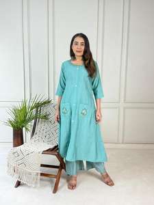 Nouvelle arrivée Vetican Pocket work kurti avec un ensemble de palazzo à cordon en A, tenue ethnique de créateur faite à la main pour femmes, tenue de fête de mariage - Product Image 6