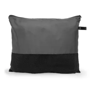 Coperta in pile personalizzata Gisella per il trasporto in viaggio - Product Image 1