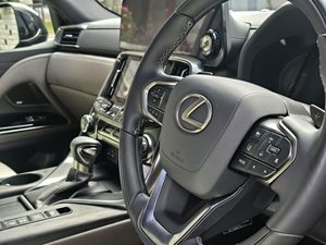 รถมือสอง LEXUS LX600 ปี 2023 พวงมาลัยซ้าย/ขวา - Product Image 6