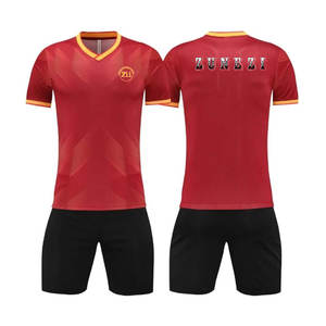 Uniforme de Fútbol para Adultos Transpirable de Nuevo Diseño con MOQ Bajo, 100% Poliéster, Etiqueta Privada, Servicio Personalizado OEM - Product Image 1