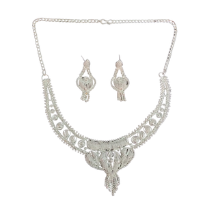 Las mejores ofertas Conjunto de anillo de pendientes de Collar chapado en plata con conjunto de joyería de estilo de lujo a la venta por exportadores - Product Image 1