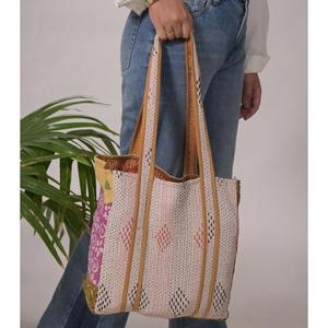 กระเป๋าโท้ทผ้าฝ้ายคันธาสไตล์วินเทจอินเดีย ทนทาน จุของได้เยอะ ทำมือ กระเป๋าสะพายไหล่สำหรับผู้หญิง กระเป๋าช้อปปิ้ง สไตล์โบฮีเมียน - Product Image 3