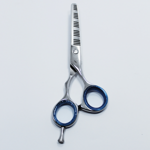 Tijeras de adelgazamiento de peluquero con acabado pulido de estilo profesional para belleza y cuidado personal - Product Image 5