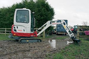 Mini-excavatrice Takeuchi TB216 d'occasion pour travaux de terrassement - Product Image 4