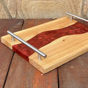 Plateau de service en bois avec résine époxy rouge artisanale, poignées en acier inoxydable, plateau à charcuterie de luxe, plateau à nourriture de cuisine, ensemble de fournitures pour hôtel - Product Image 1