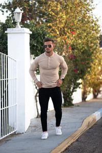Offre Spéciale Golf classique Beige Long Polo t-shirt avec bouton en métal doré coton respirant Gym & Casual Streetwear hommes Polo t-shirts - Product Image 3
