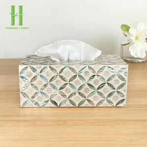 Nuevo diseño Rectangular Madre de perla MOP Caja de pañuelos Hecho a mano Capiz Shell Servilletero decorativo de Vietnam - Product Image 2