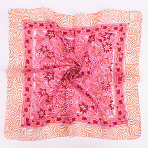 Bandana carré en coton naturel de haute qualité, imprimé à la main, motif multicolore vibrant, confortable, doux pour la peau, réutilisable - Product Image 4